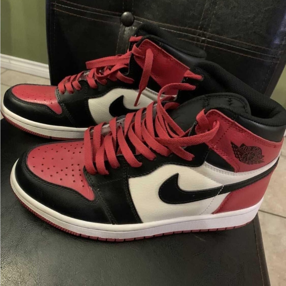 Air Jordan 1 Retro High OG 'Bred Toe'